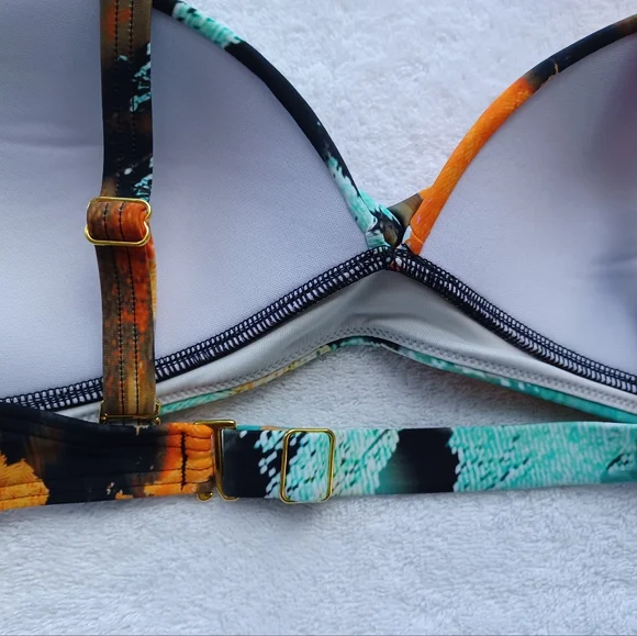 VENUS St. Lucia Twist Front Bikini Top, Size 32C/34B/36A - Picture 10 of 12